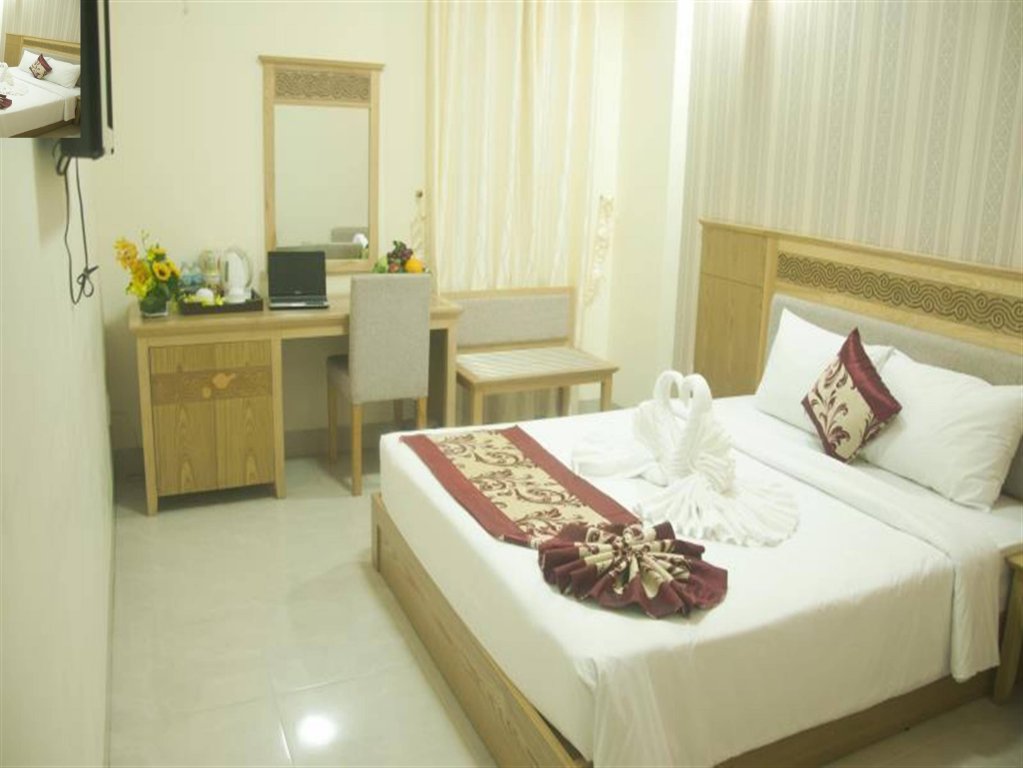 Фото Sophia Sky Hotel