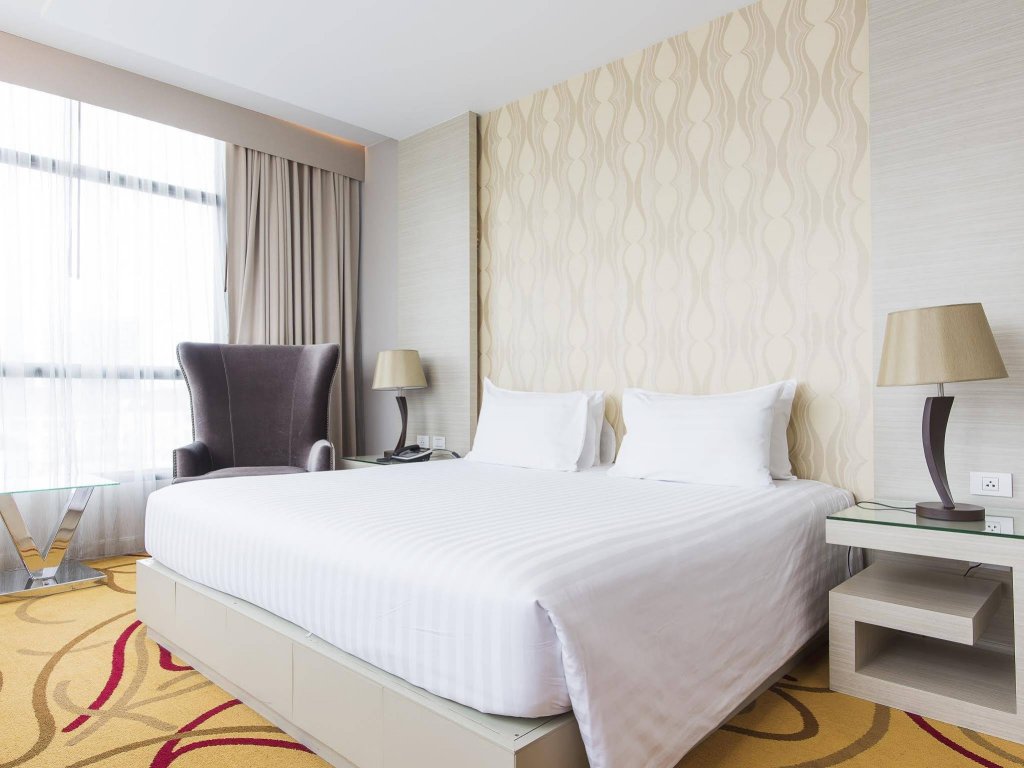 Фото One One Bangkok Hotel