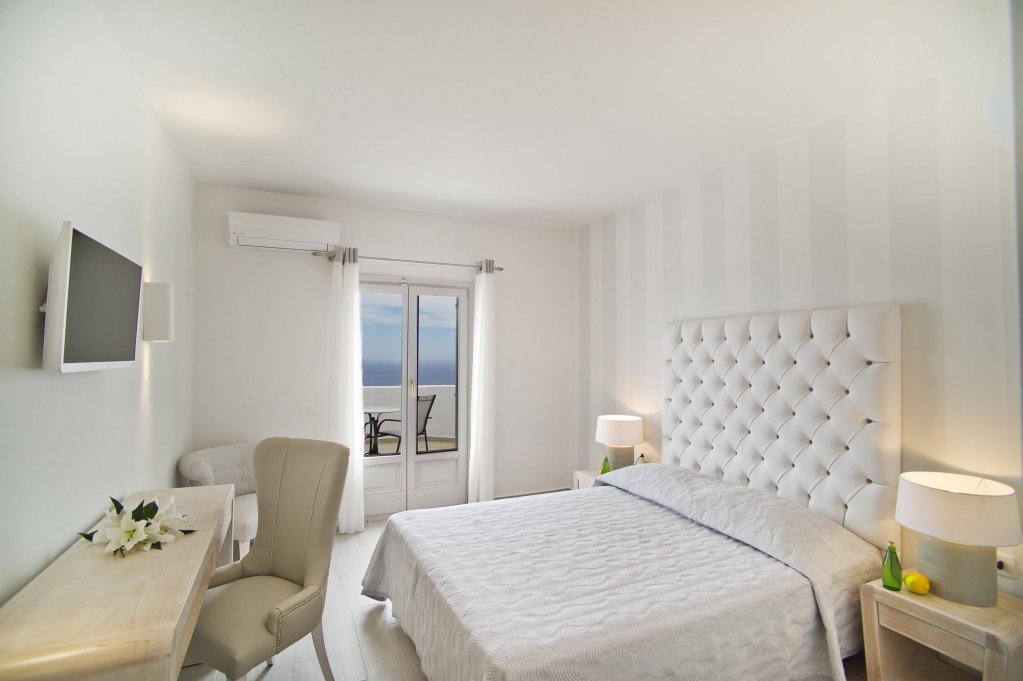 Фото Santorini Palace