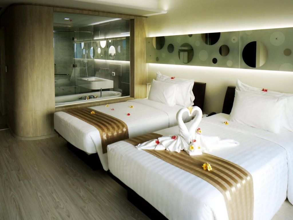 Фото Pattaya Discovery Beach Hotel