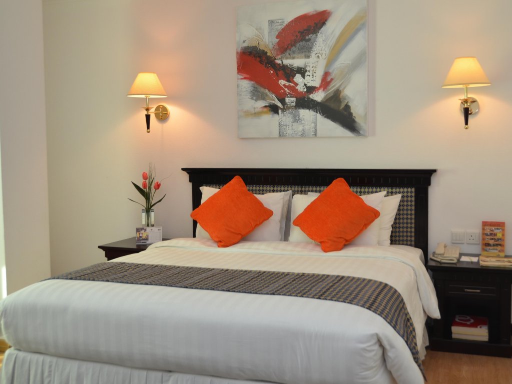 Фото Pars International Hotel