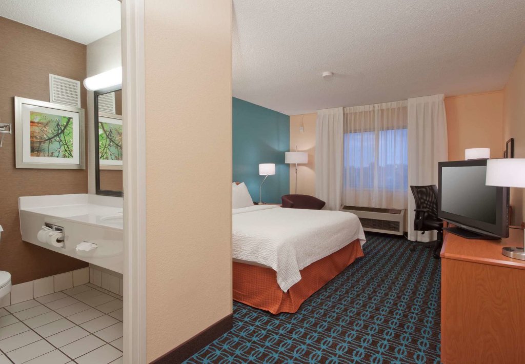 Фото Wingate by Wyndham Minot