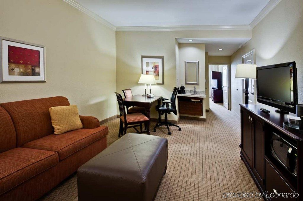 Фото Embassy Suites by Hilton Tampa Brandon