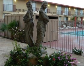 Фото California Inn