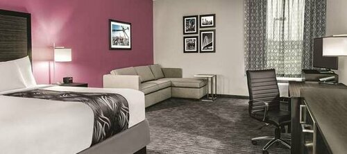 Гостиница La Quinta Inn & Suites by Wyndham Dallas Grand Prairie North