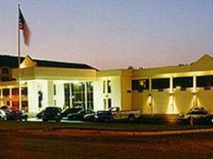 Гостиница Trade Winds Central Inn