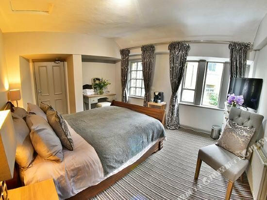 Hotel The Old White Lion Hotel, England, photo