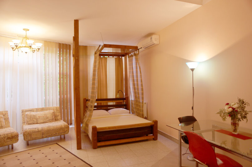 Фото Август