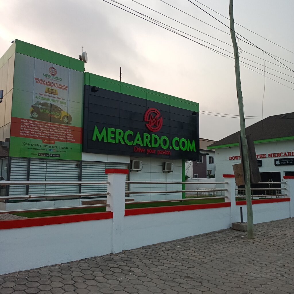 Car dealership Mercado, Accra, photo