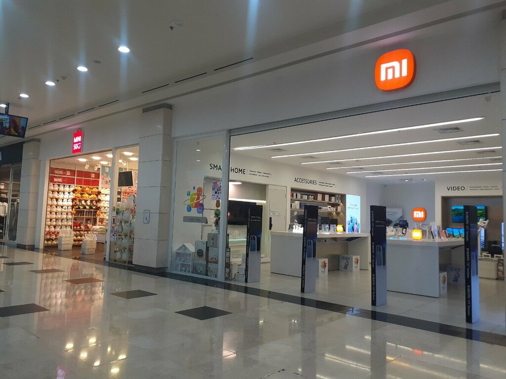 Electronics store Xiaomi, Baku, photo