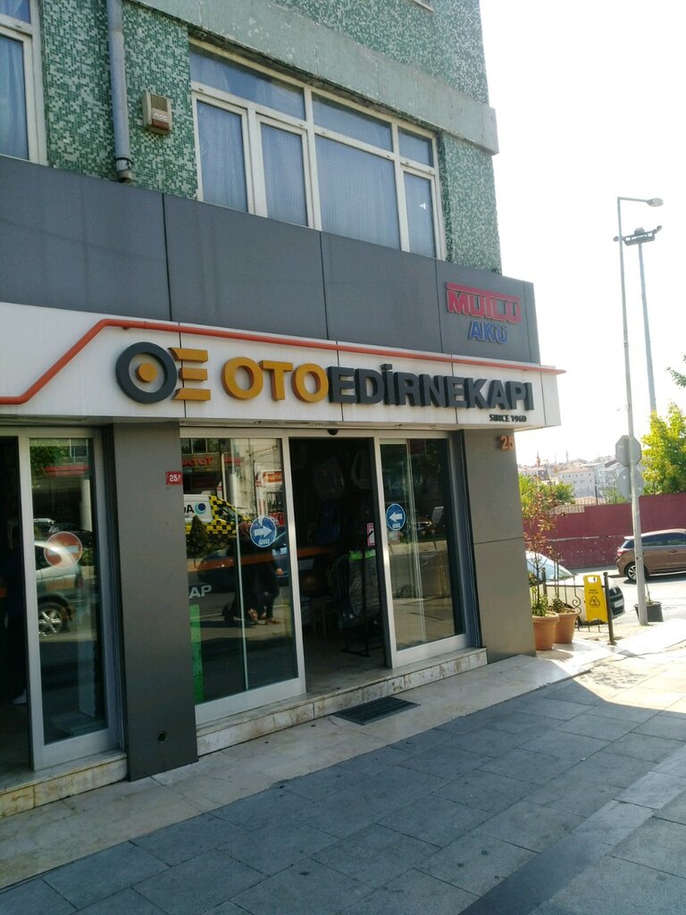 Otomobil yedek parçaları Oto Edirnekapı, İstanbul, foto