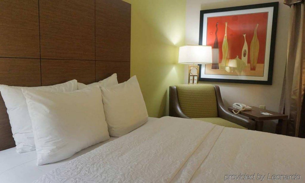 Фото Hampton Inn Oakland Hayward