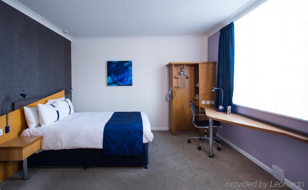 Фото Holiday Inn Express London Chingford