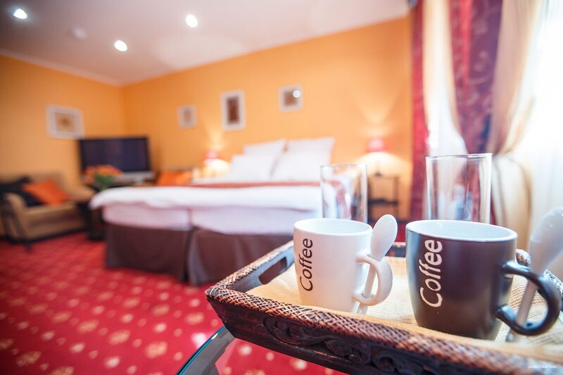 Фото Jenavi Club Hotel