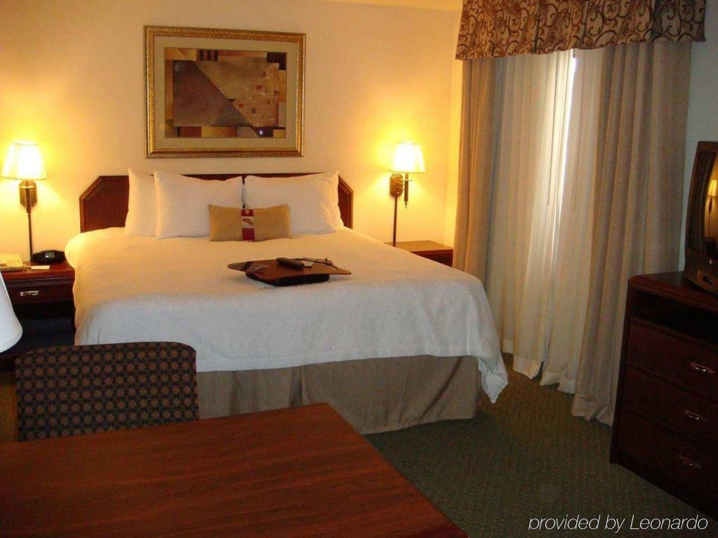 Фото Hampton Inn & Suites San Marcos