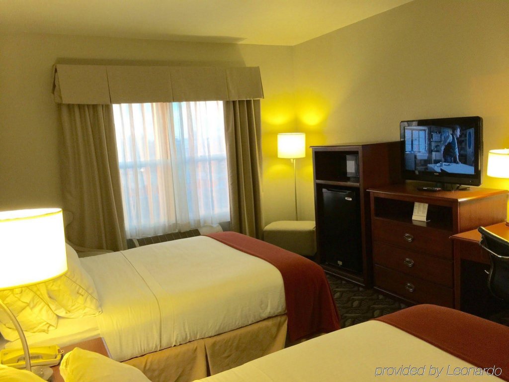 Фото Holiday Inn Express West Sacramento, an Ihg Hotel