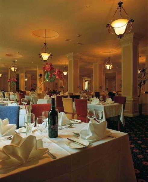 Фото The Angel Hotel