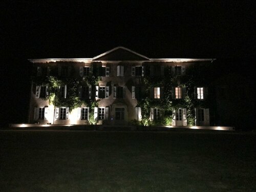 Гостиница Le Château de Césarges в Ла-Туре-дю-Пене