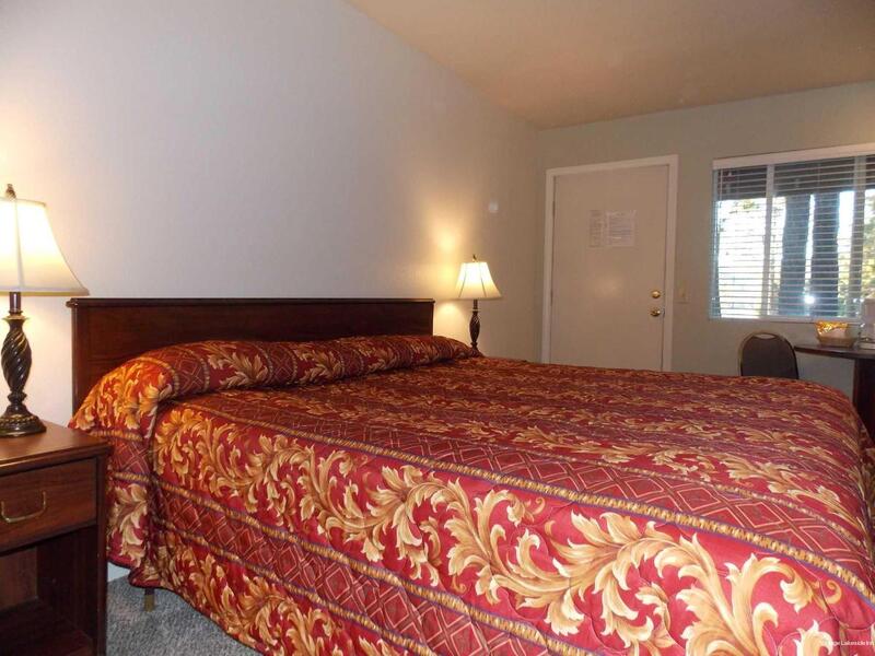 Фото Vintage Lakeside Inn