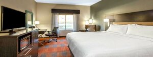 Holiday Inn Express & Suites Shawnee-Kansas City West, an Ihg Hotel (United States, Shawnee, 17346 Midland Drive), hotel