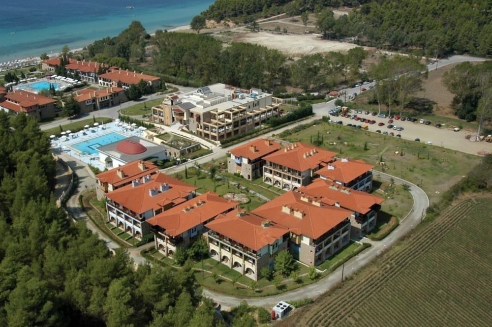 Фото Nostos Beach Boutique Hotel