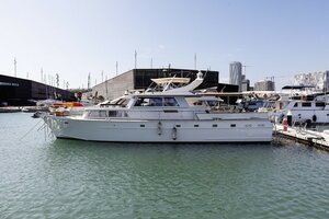 Luxury Boat in Port Forum