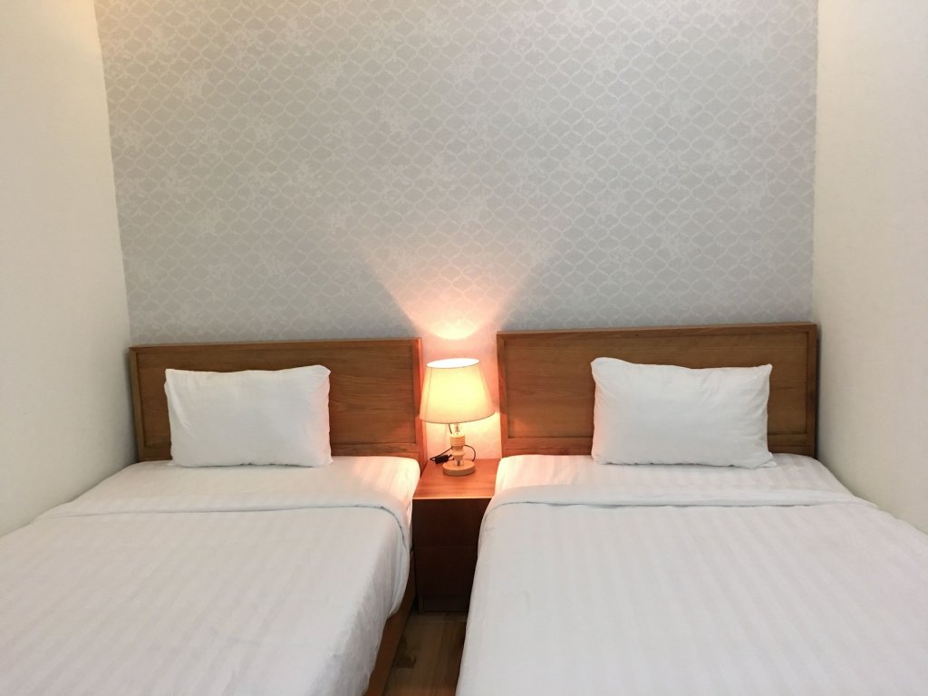 Фото Travellers Nest Hostel