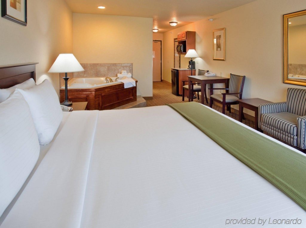 Фото Holiday Inn Express Hotel & Suites El Dorado, Kansas, an Ihg Hotel