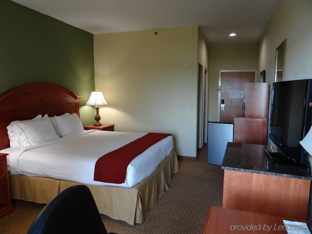 Фото Holiday Inn Express & Suites Port Charlotte, an Ihg Hotel