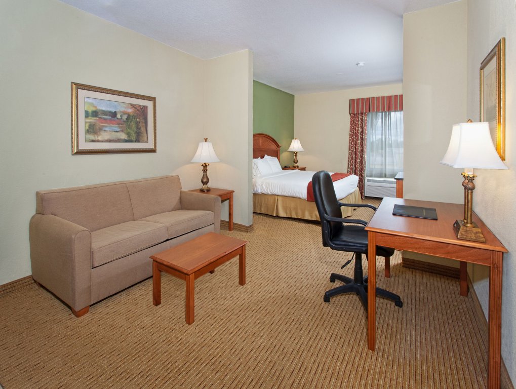 Фото Holiday Inn Express & Suites Port Charlotte, an Ihg Hotel