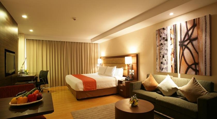 Фото Novotel Living Bangkok Sukhumvit Legacy