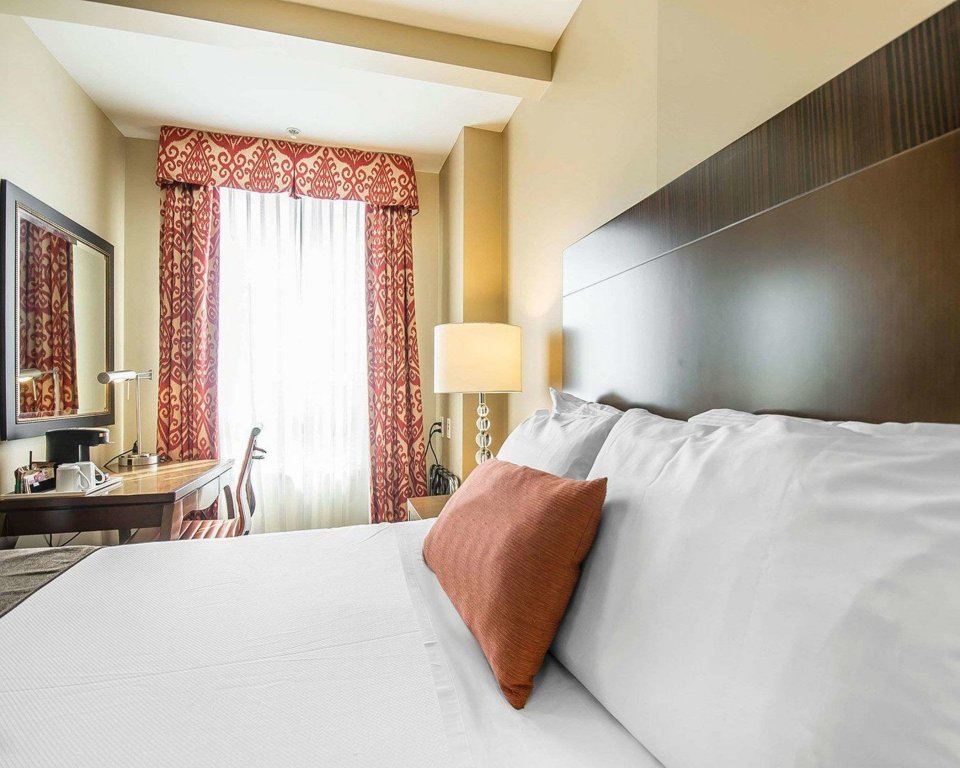 Фото Hotel Belmont Vancouver MGallery