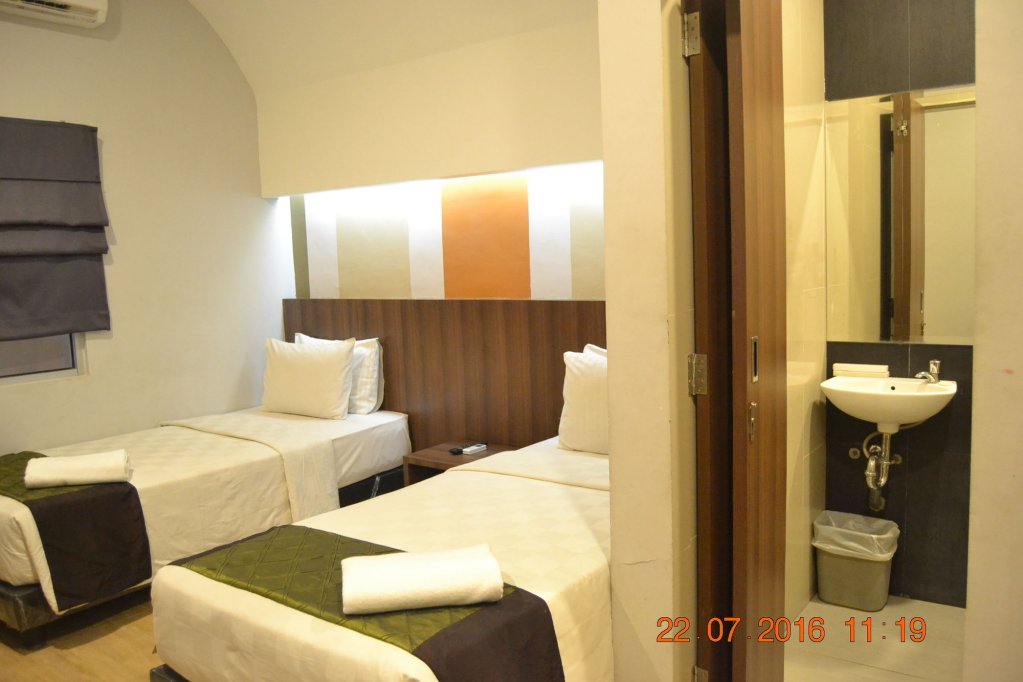 Фото Отель Bobotel Gatot Subroto Medan