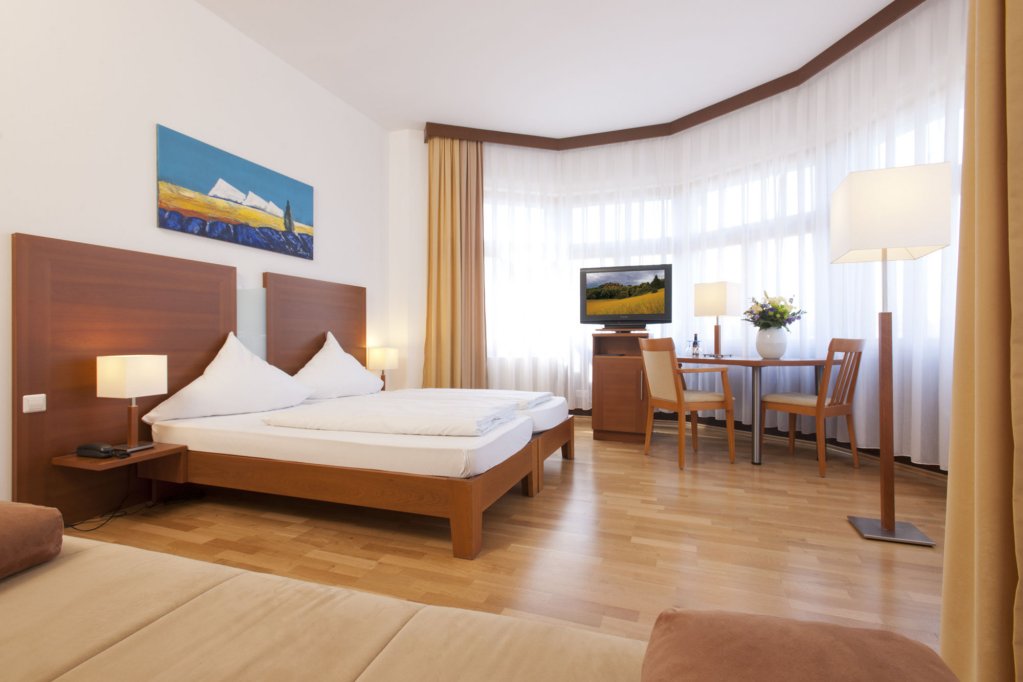 Фото Hotel Graf Zeppelin