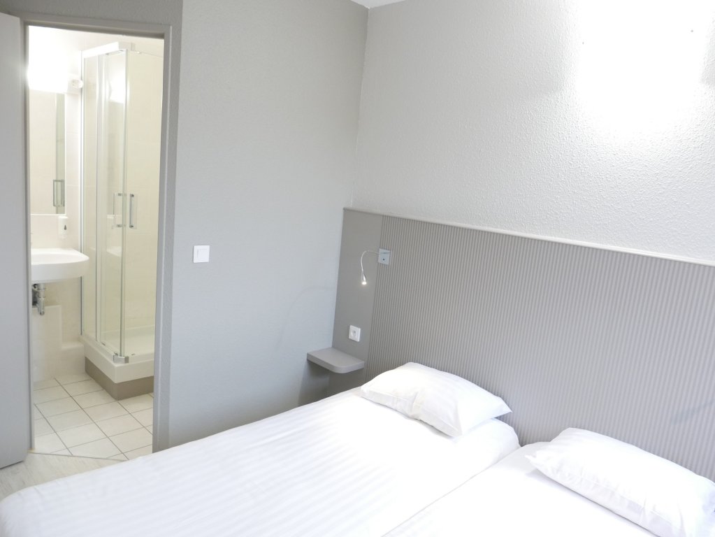 Фото Brit Hotel Lille Centre