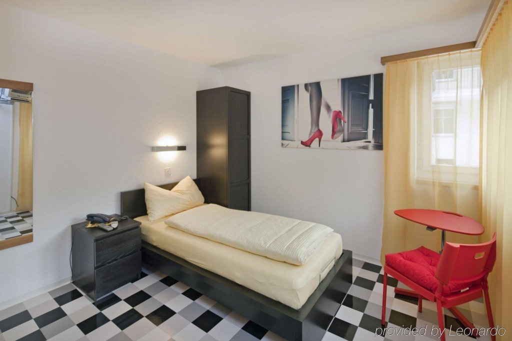 Фото Schlosshotel - Self Check-In Hotel am Schlosspark