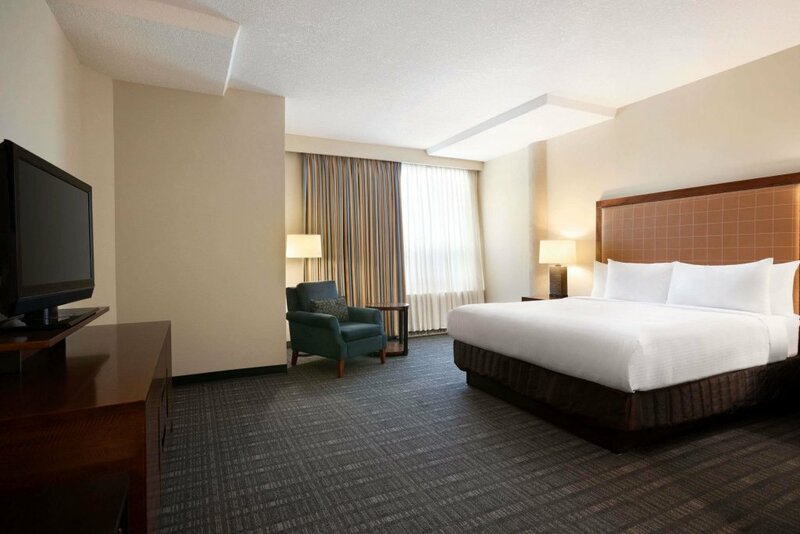 Гостиница Travelodge by Wyndham Whitecourt Conference Centre & Suites