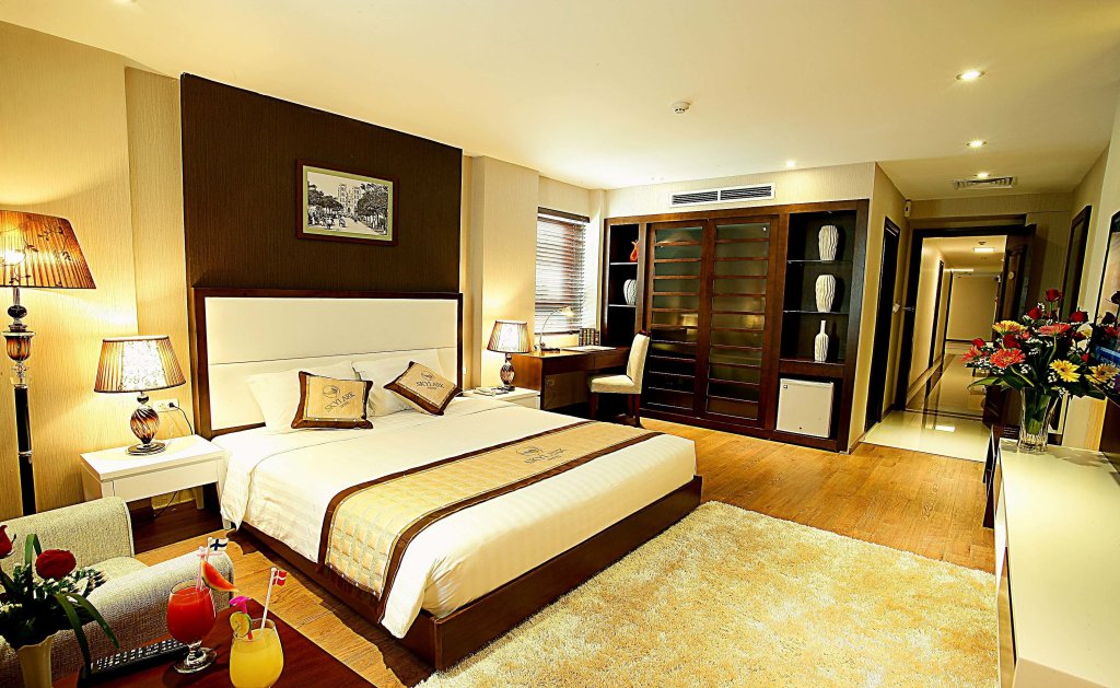 Фото Skylark Hotel