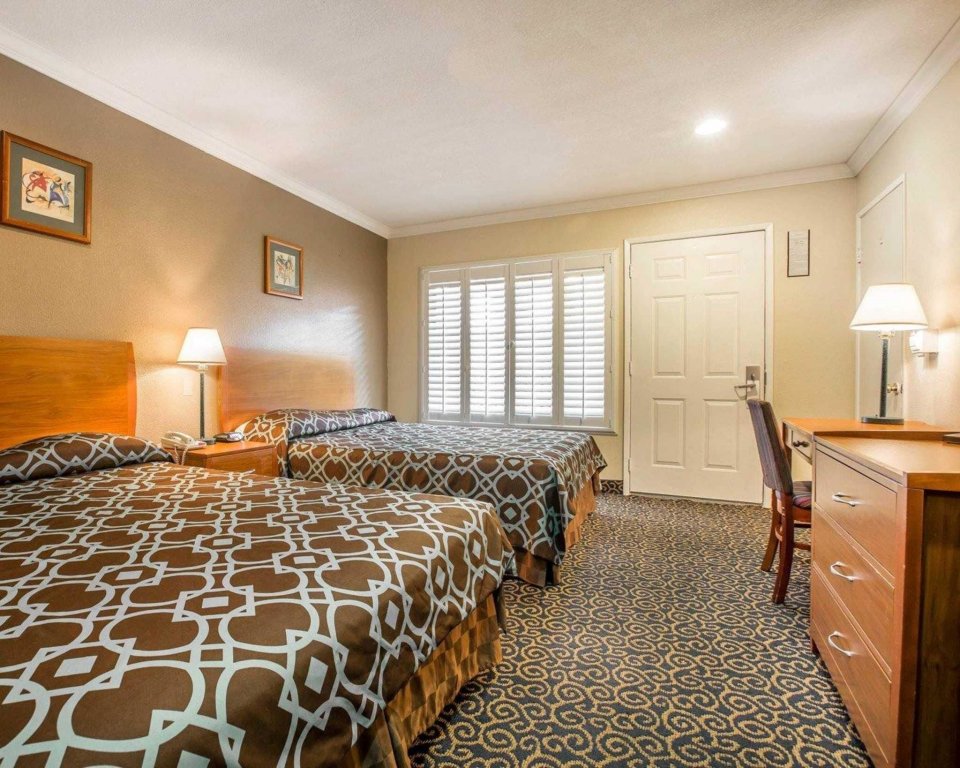 Фото Motel 6 Anaheim, Ca - Convention Center