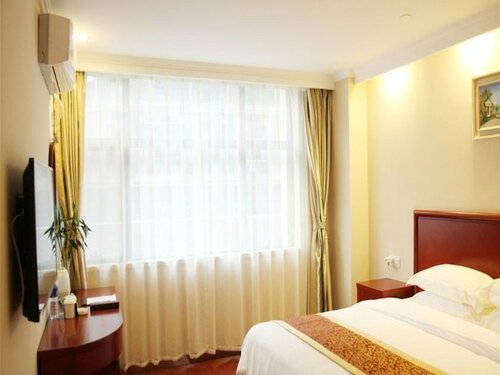 Гостиница GreenTree Inn ChiZhou PingTian Lake QingFeng Avenue Hotel