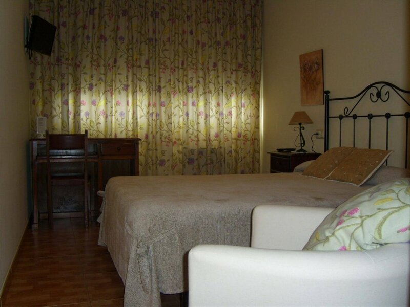 Гостиница Pensión Residencia Tambre в Сантьяго-де-Компостела
