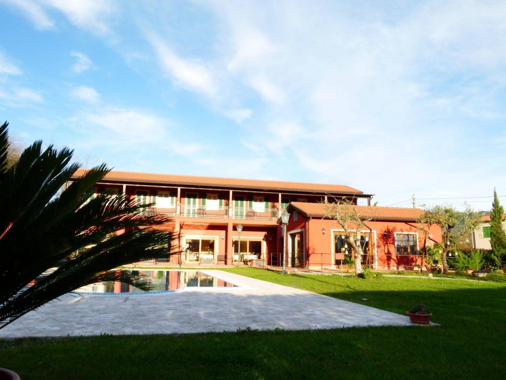 Фото Albergo Ristorante Ama La Luna