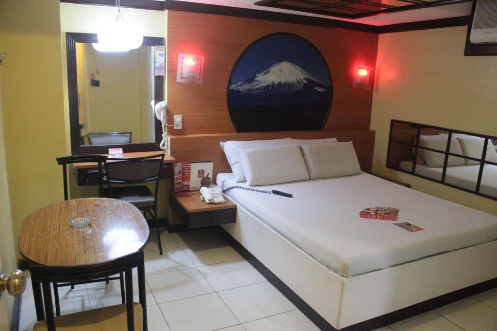 Фото Hotel Sogo Alabang Rotonda