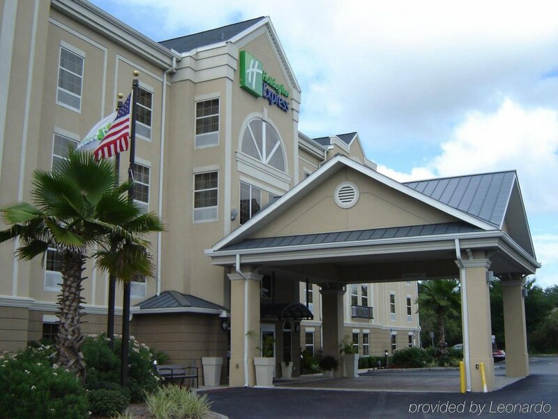 Гостиница Holiday Inn Express and Suites Jacksonville East, an Ihg Hotel