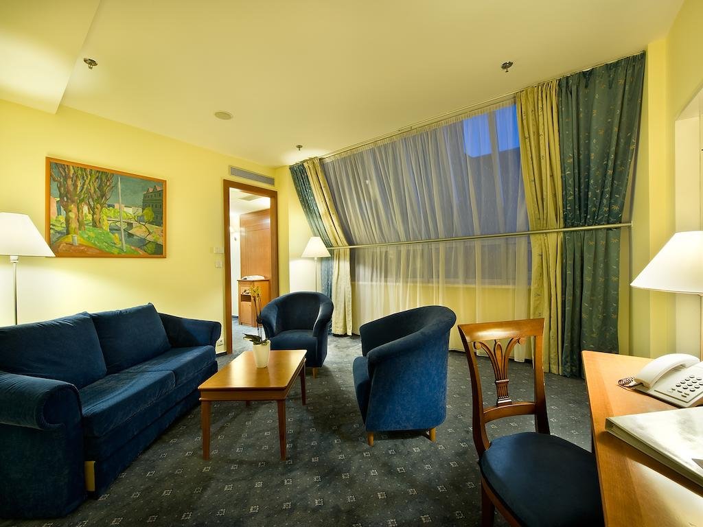 Фото Ramada by Wyndham Prague City Centre