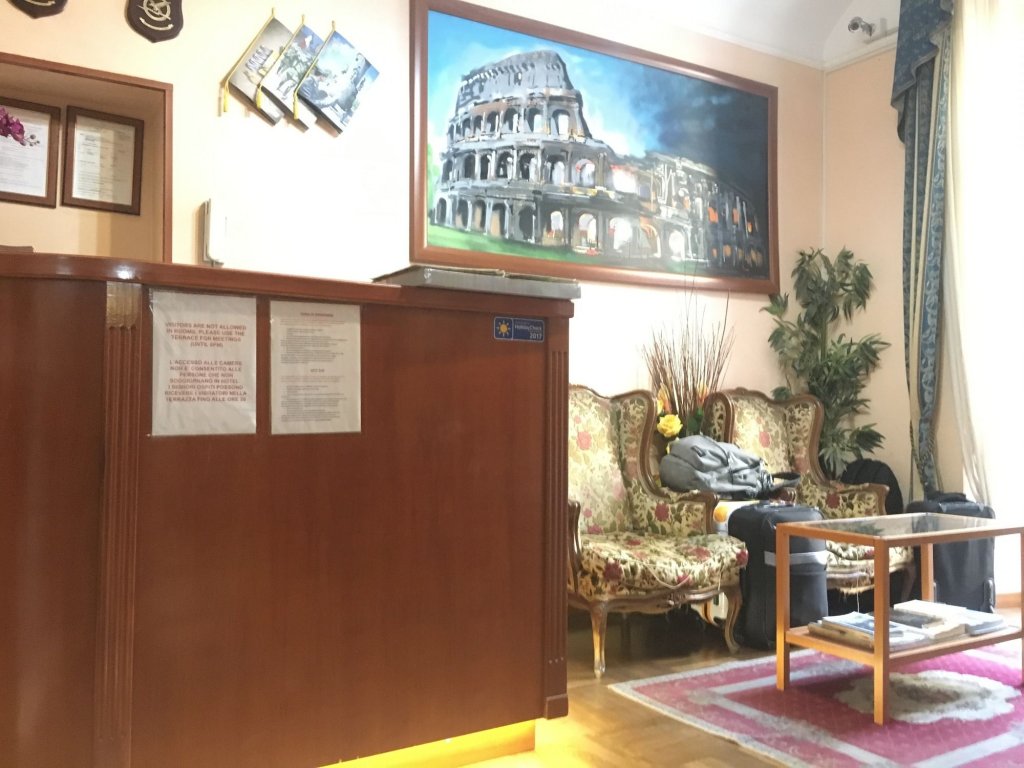 Фото отеля 2