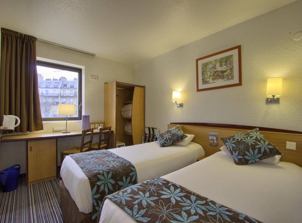 Фото B&b Hotel Paris 17 Batignolles