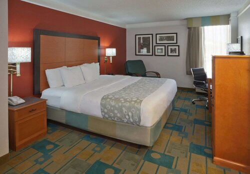 Гостиница La Quinta Inn & Suites by Wyndham Houston Stafford Sugarland