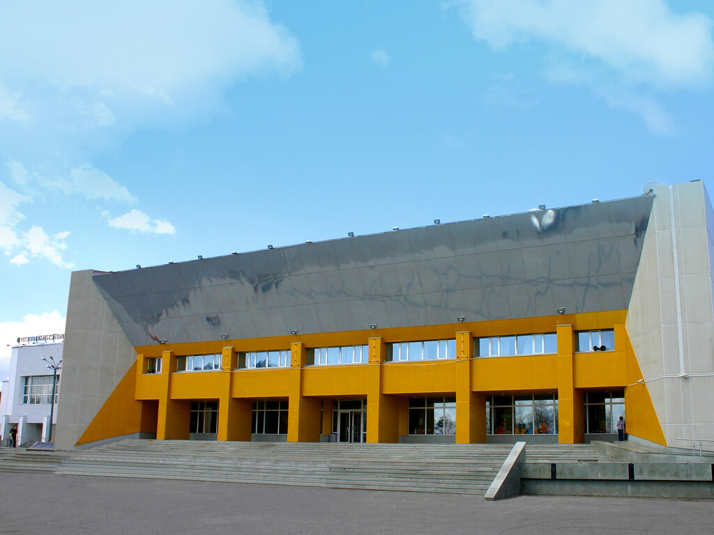 House of culture Mbu Dvorets kultury Oktyabr, Nizhnevartovsk, photo