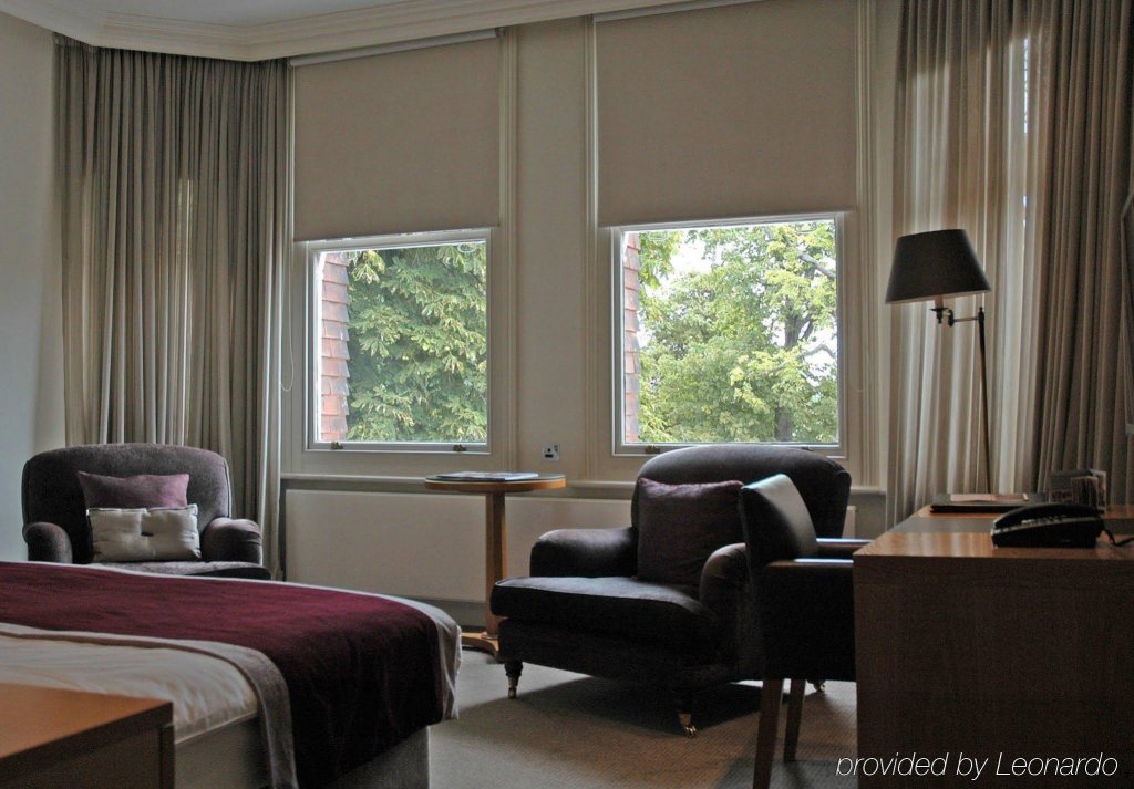 Фото Woodlands Park Hotel